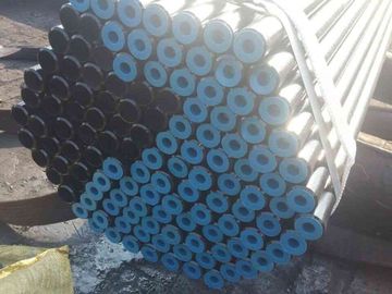 Eğimli uç siyah kaplama yüzeyi ile Karbon Çelik Dikişsiz Kazan Boru DIN17175 ST35.8 38 x 3.2 x 2000MM